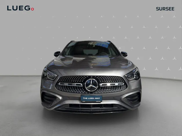 MERCEDES-BENZ GLA 200 Night Star 7G-DCT