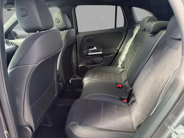 MERCEDES-BENZ GLA 200 Night Star 7G-DCT