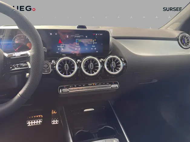 MERCEDES-BENZ GLA 200 Night Star 7G-DCT