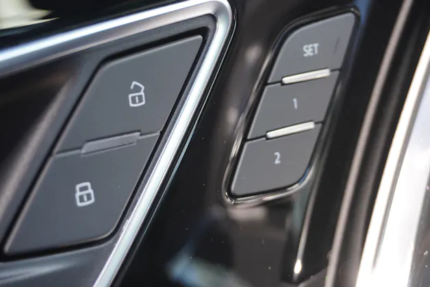 AUDI Q4 e-tron 50 quattro S-LINE!!!