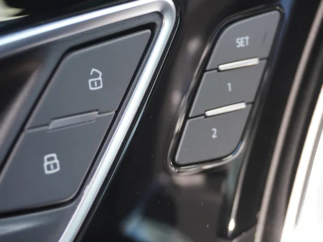 AUDI Q4 e-tron 50 quattro S-LINE!!!