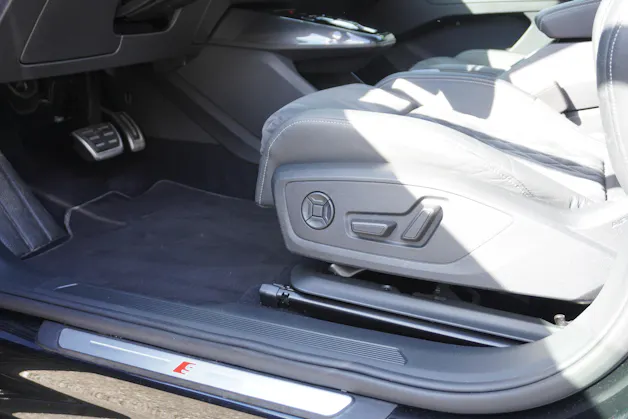 AUDI Q4 e-tron 50 quattro S-LINE!!!
