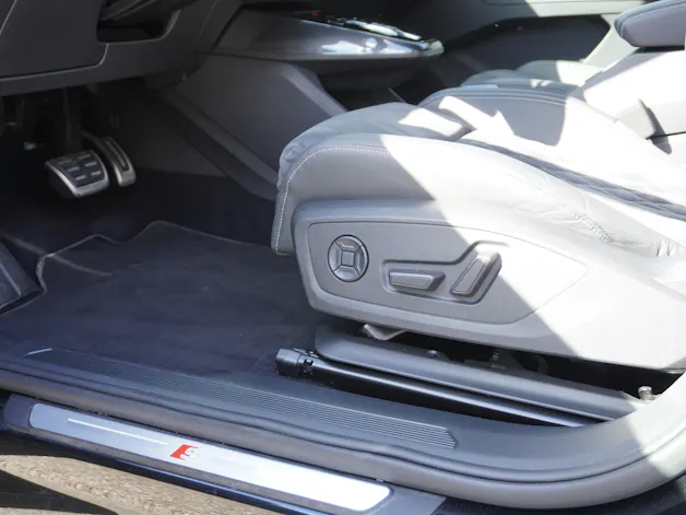 AUDI Q4 e-tron 50 quattro S-LINE!!!