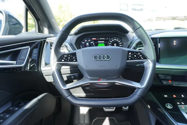 AUDI Q4 e-tron 50 quattro S-LINE!!!