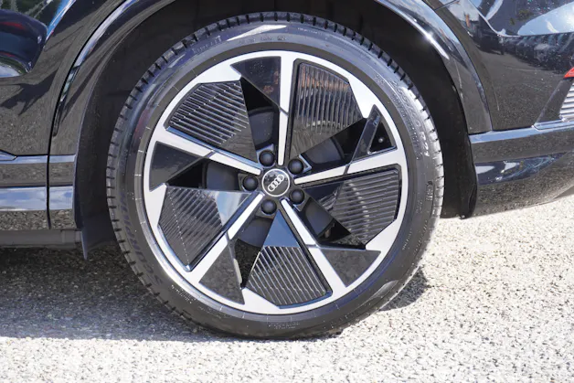 AUDI Q4 e-tron 50 quattro S-LINE!!!