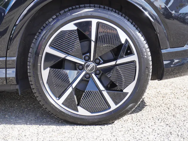 AUDI Q4 e-tron 50 quattro S-LINE!!!