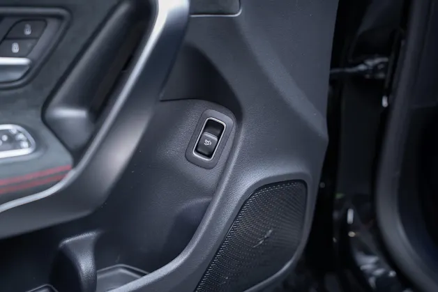 MERCEDES-BENZ CLA 35 AMG 4matic / 360°Kamera / Ambientebeleuchtung