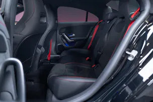 MERCEDES-BENZ CLA 35 AMG 4matic / 360°Kamera / Ambientebeleuchtung