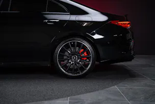 MERCEDES-BENZ CLA 35 AMG 4matic / 360°Kamera / Ambientebeleuchtung