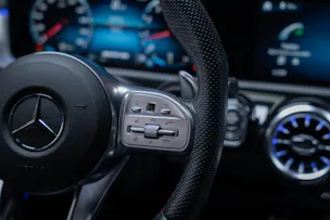 MERCEDES-BENZ CLA 35 AMG 4matic / 360°Kamera / Ambientebeleuchtung