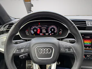 AUDI Q3 2.0 40 TFSI S line quattro S-Tronic