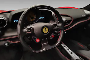 FERRARI F8 Spider