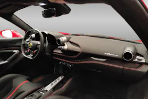 FERRARI F8 Spider