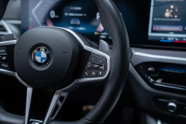 BMW 320d xDrive SAG M Sport / 360°Kamera / HeadUp / el.Sitze