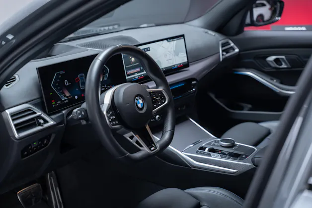 BMW 320d xDrive SAG M Sport / 360°Kamera / HeadUp / el.Sitze