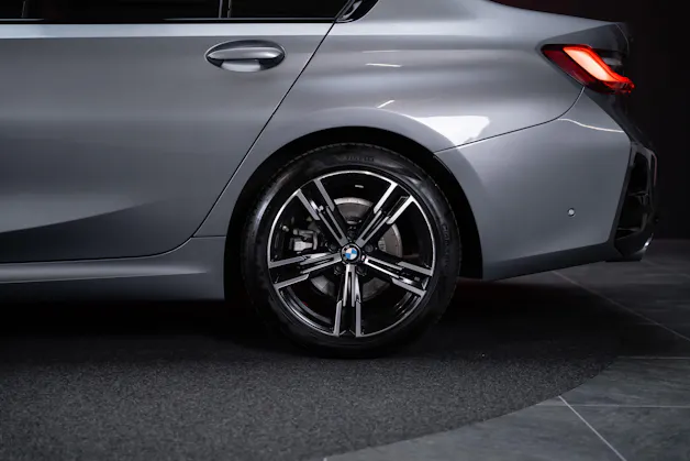 BMW 320d xDrive SAG M Sport / 360°Kamera / HeadUp / el.Sitze