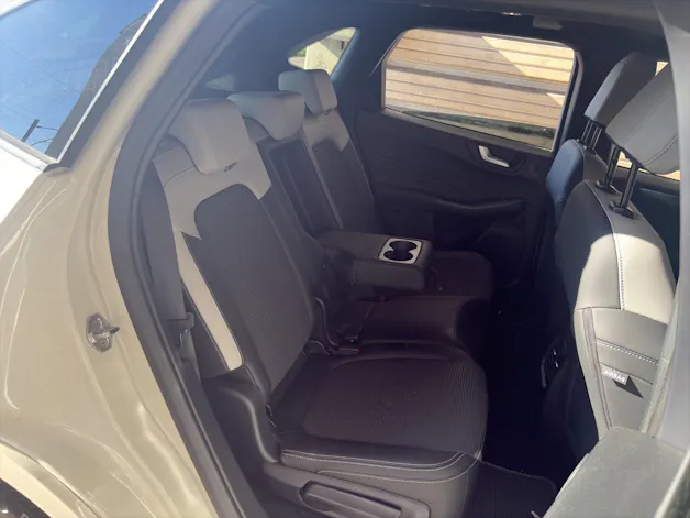 FORD Kuga 2.5 Hybrid Sound Edition 4x4