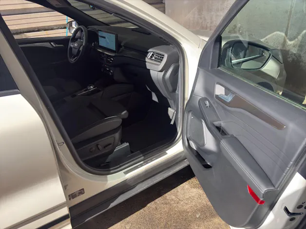 FORD Kuga 2.5 Hybrid Sound Edition 4x4