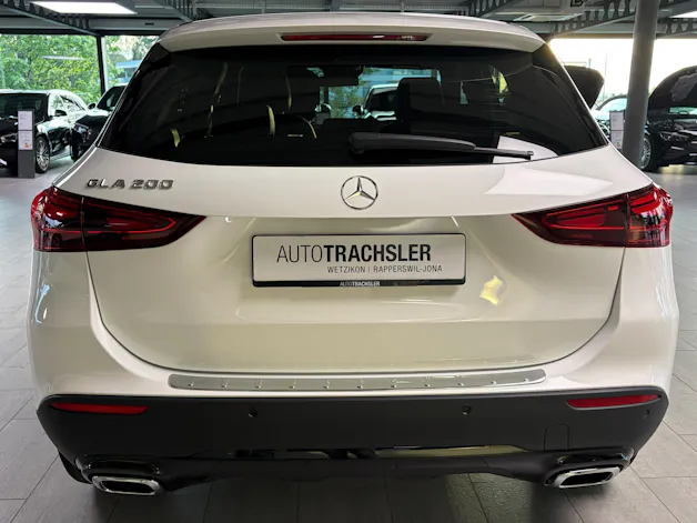 MERCEDES-BENZ GLA 200 Night Star 7G-DCT