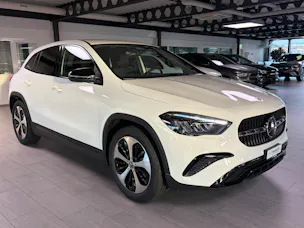 MERCEDES-BENZ GLA 200 Night Star 7G-DCT