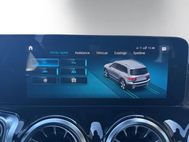 MERCEDES-BENZ GLB 250 AMG Line 4 MATIC