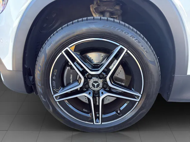 MERCEDES-BENZ GLB 250 AMG Line 4 MATIC