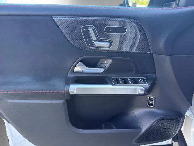 MERCEDES-BENZ GLB 250 AMG Line 4 MATIC