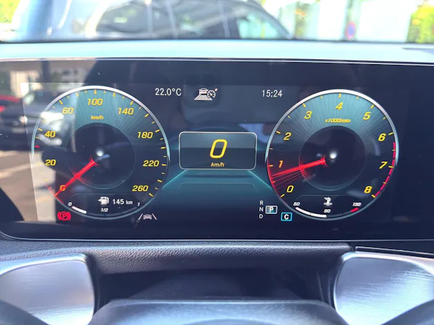MERCEDES-BENZ GLB 250 AMG Line 4 MATIC 8G-Tronic
