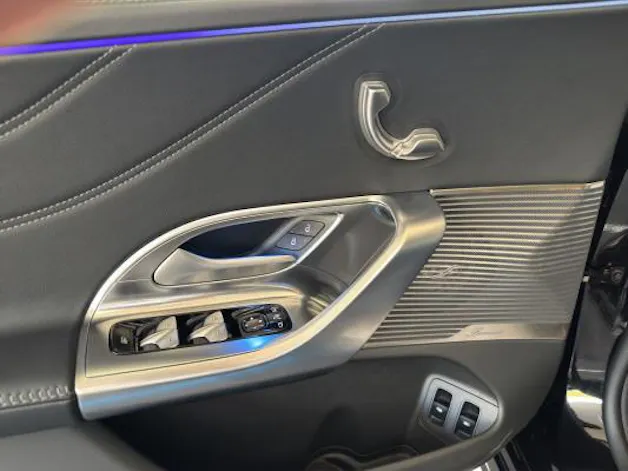 MERCEDES-BENZ C 400 94 kWh 4Matic