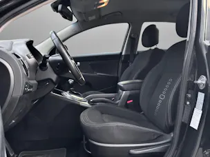 Kia Sportage 2.0 CRDi Style 4WD Automatic *Tempomat*2-Zonen-Klimaautomatik*Berganfahrhilfe*