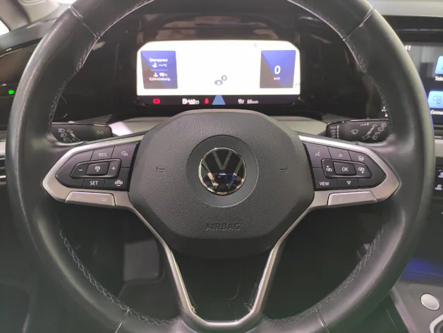 VW Golf VIII 1.0 TSI Life