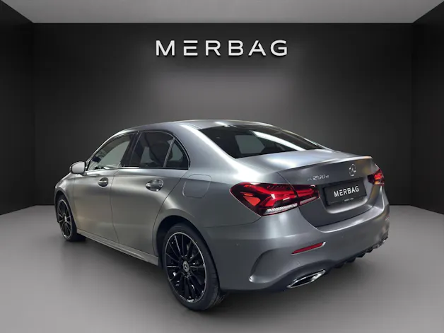 MERCEDES-BENZ A 250e AMG Line