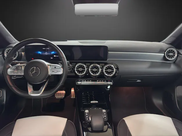 MERCEDES-BENZ A 250e AMG Line