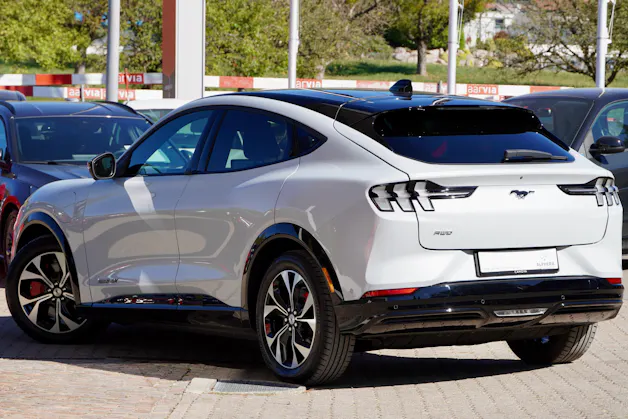 FORD Mustang MACH-E Premium AWD 88 kWh