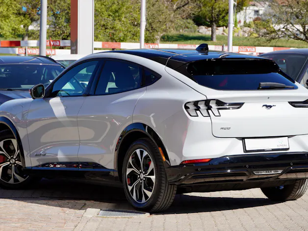 FORD Mustang MACH-E Premium AWD 88 kWh