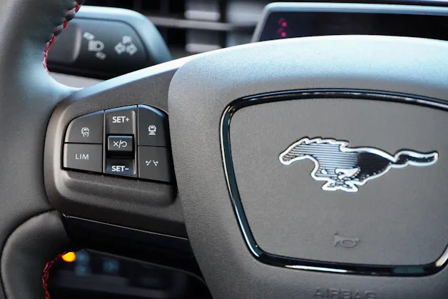 FORD Mustang MACH-E Premium AWD 88 kWh