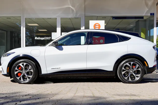 FORD Mustang MACH-E Premium AWD 88 kWh