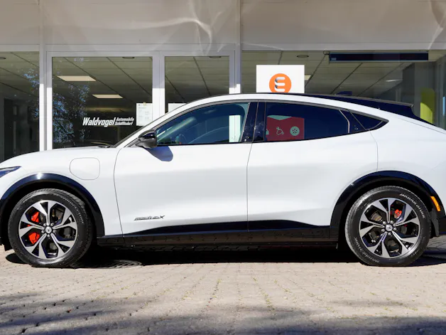 FORD Mustang MACH-E Premium AWD 88 kWh