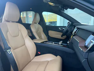 VOLVO XC60 T6 eAWD Ultimate Bright Geartronic