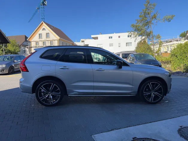 VOLVO XC60 B6 Benzin Mild Hybrid AWD R-Design Geartronic