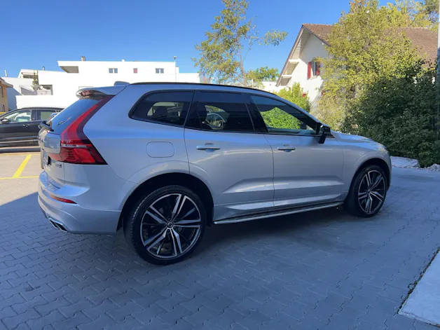VOLVO XC60 B6 Benzin Mild Hybrid AWD R-Design Geartronic