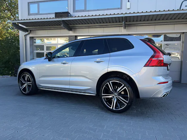VOLVO XC60 B6 Benzin Mild Hybrid AWD R-Design Geartronic