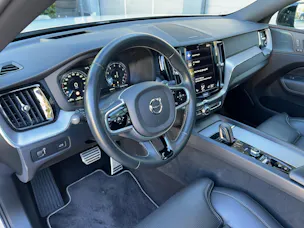 VOLVO XC60 B6 Benzin Mild Hybrid AWD R-Design Geartronic