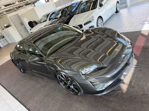 PORSCHE Taycan GTS | CH Swiss | Carbon | LED-Matrix | InnoDrive | 21" | 5 Sitzer | Panorama | PORSCHE GARANTIE |