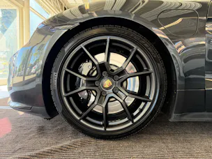 PORSCHE Taycan GTS | CH Swiss | Carbon | LED-Matrix | InnoDrive | 21" | 5 Sitzer | Panorama | PORSCHE GARANTIE |