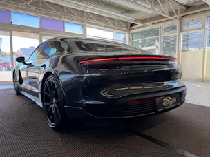 PORSCHE Taycan GTS | CH Swiss | Carbon | LED-Matrix | InnoDrive | 21" | 5 Sitzer | Panorama | PORSCHE GARANTIE |