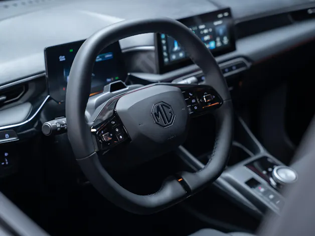 MG 3 1.5 Hybrid Luxury / 360°Kamera / Sitzheizung / Teilleder