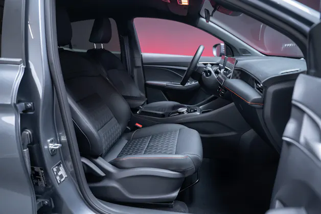 MG 3 1.5 Hybrid Luxury / 360°Kamera / Sitzheizung / Teilleder