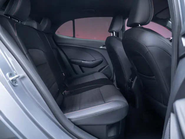 MG 3 1.5 Hybrid Luxury / 360°Kamera / Sitzheizung / Teilleder