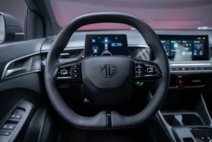 MG 3 1.5 Hybrid Luxury / 360°Kamera / Sitzheizung / Teilleder